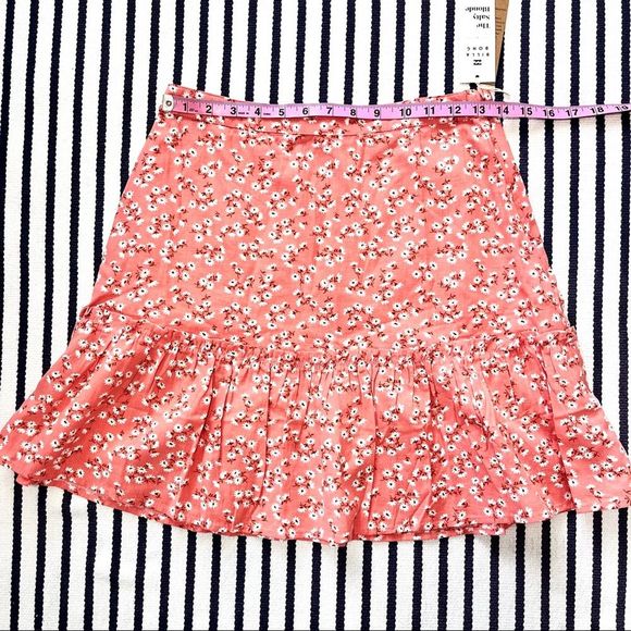 Billabong X The Salty Blonde Upside Ditzy Floral Ruffle Mini Skirt Medium - Picture 5 of 7